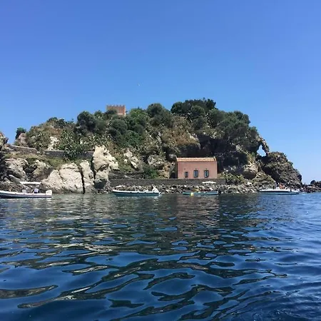 Cesare Bed & Breakfast Aci Trezza
