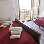 Oda ve Kahvaltı Cesare Aci Trezza