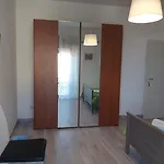 Cesare Oda ve Kahvaltı Aci Trezza