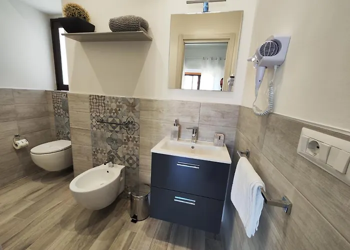 Cesare 4* أكيتْريتْسا