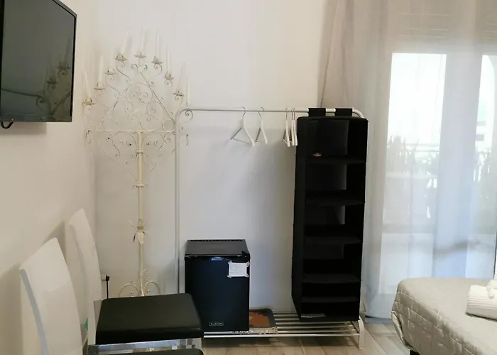 Cesare 4* أكيتْريتْسا